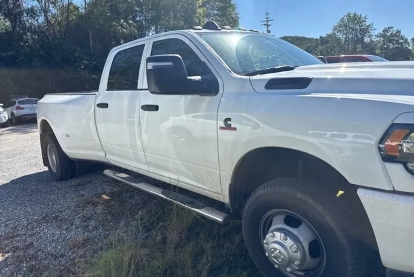 2023 Ram 3500 Tradesman photo 1