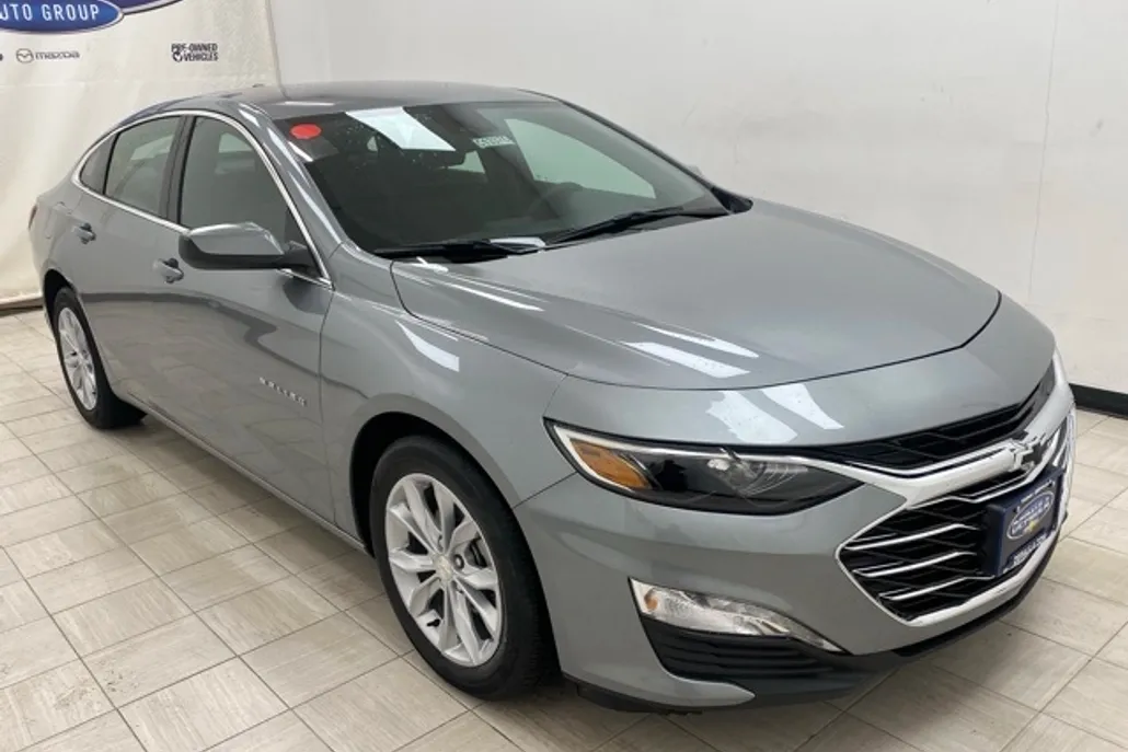 2025 Chevrolet Malibu 1LT photo 1