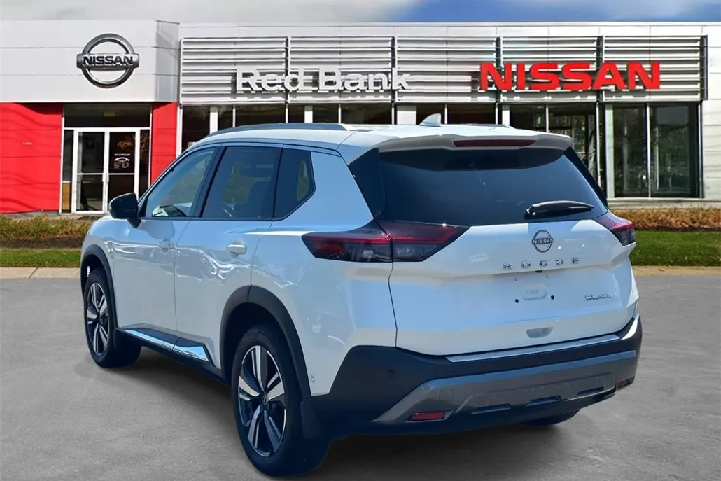 2023 Nissan Rogue SL photo 1