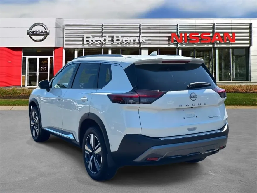 2023 Nissan Rogue SL photo 1