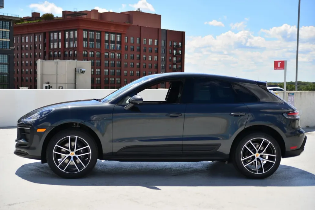 2026 Porsche Macan T photo 1