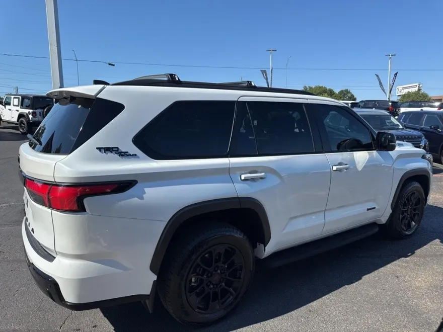 2024 Toyota Sequoia photo 1