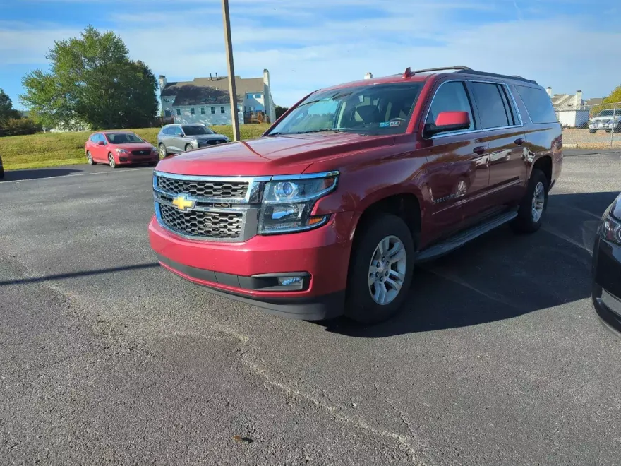 2015 Chevrolet Suburban LT photo 1
