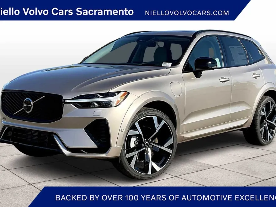 2026 Volvo XC60 T8 photo 1