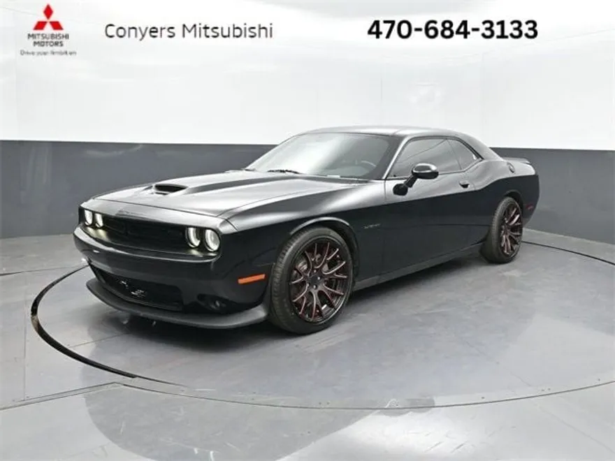 2022 Dodge Challenger R/T photo 1