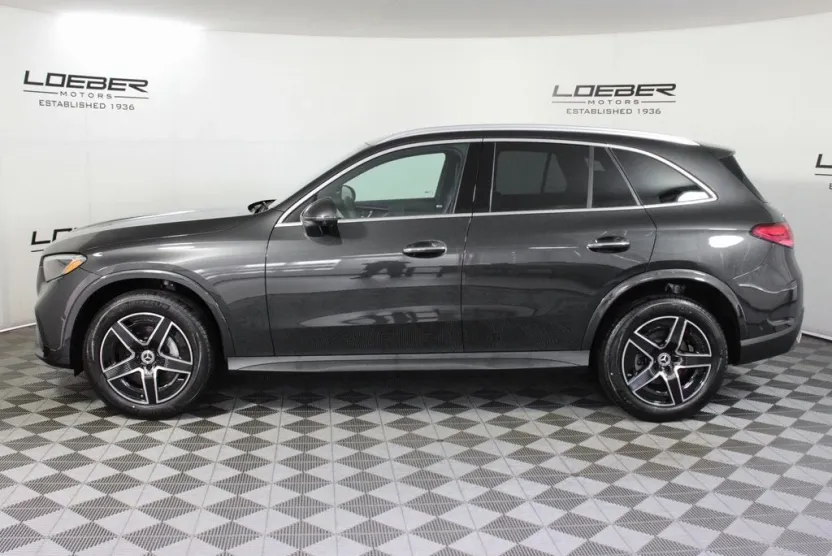 2025 Mercedes Benz GLC 300 4MATIC photo 1