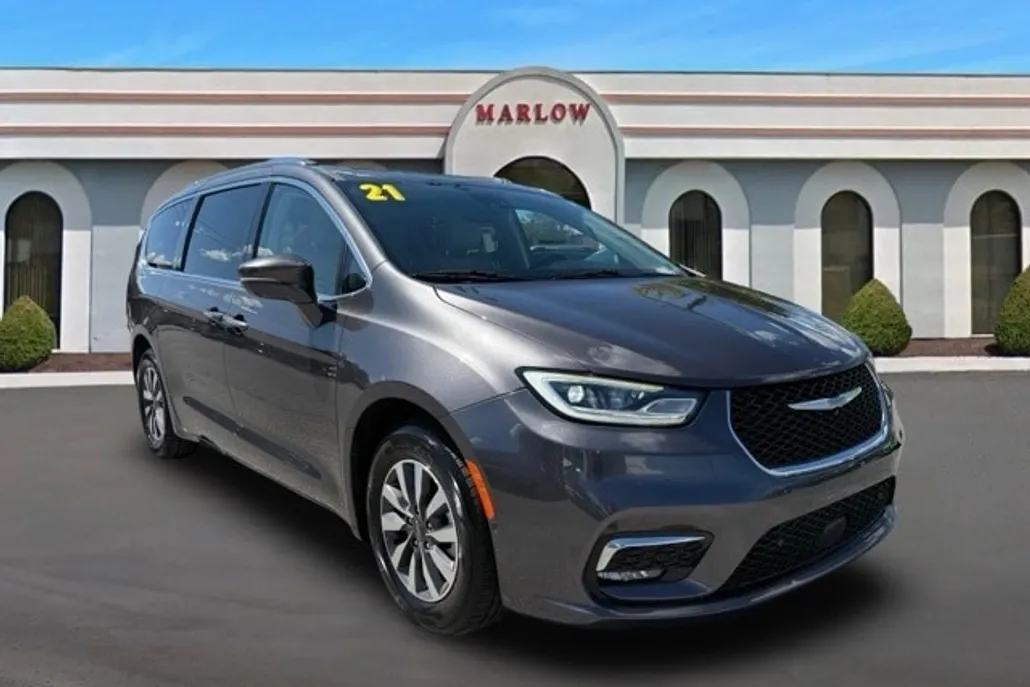 2021 Chrysler Pacifica Hybrid Touring L photo 1