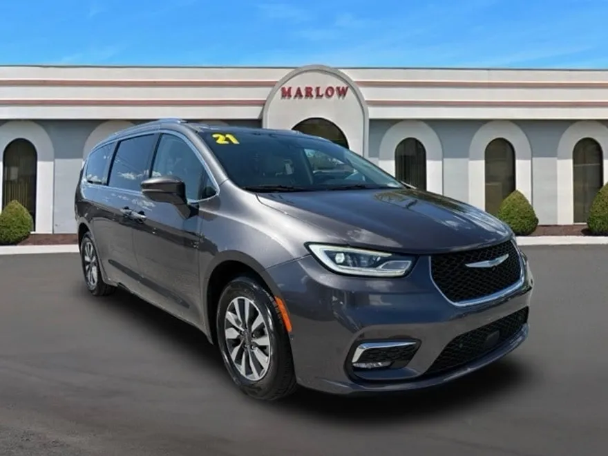 2021 Chrysler Pacifica Hybrid Touring L photo 1