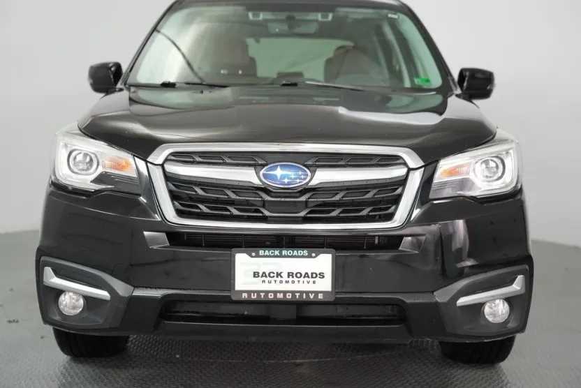 2017 Subaru Forester 2.5i Touring photo 1