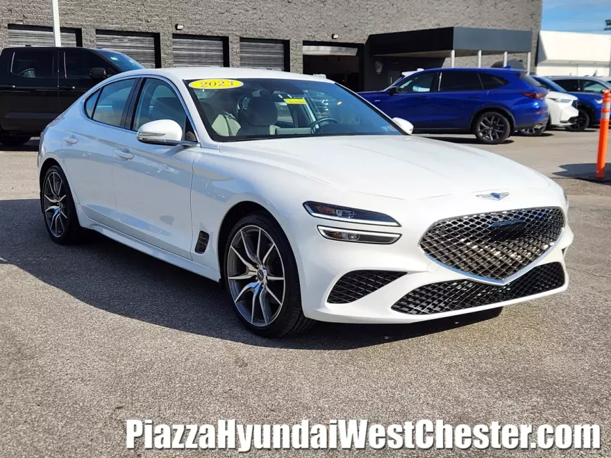 2023 Genesis G70 2.0T photo 1