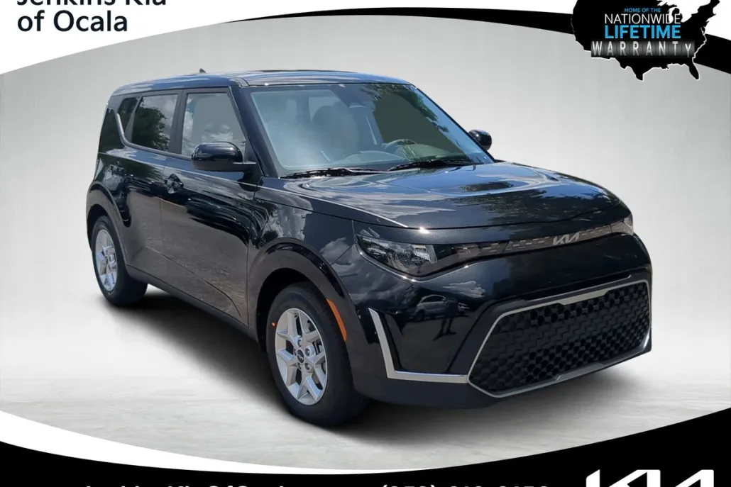 2025 Kia Soul LX photo 1