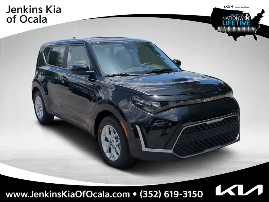 2025 Kia Soul LX photo 1