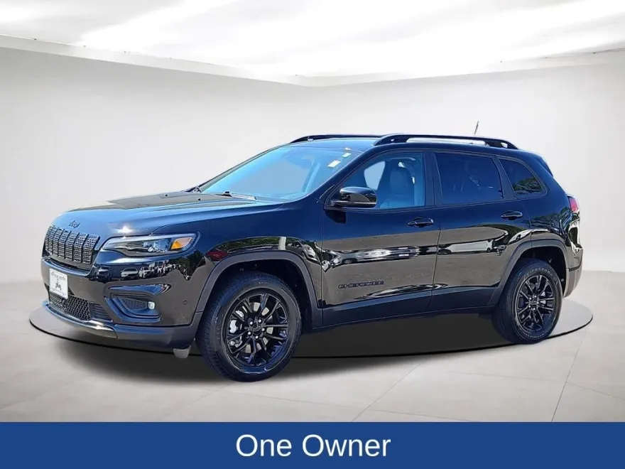 2023 Jeep Cherokee Altitude photo 1