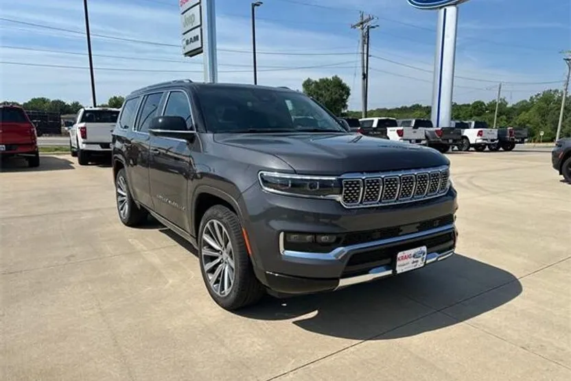 2024 Jeep Grand Wagoneer Base photo 1