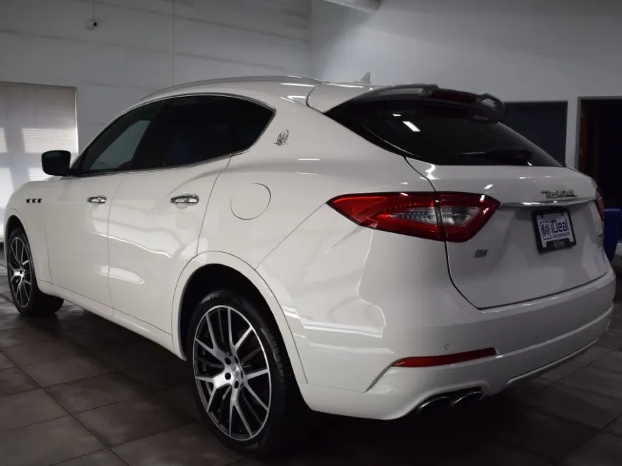 2017 Maserati Levante photo 1
