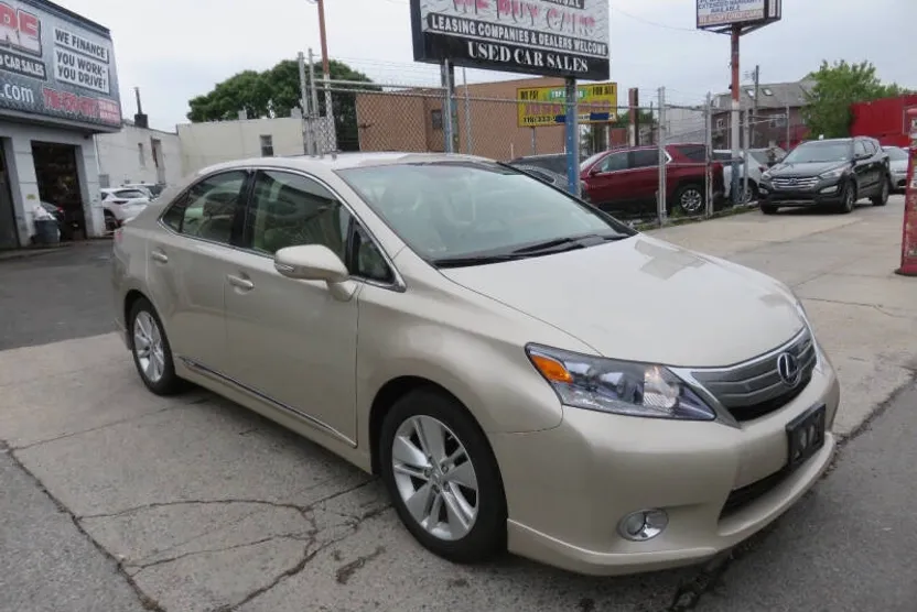 2011 Lexus HS 250h photo 1