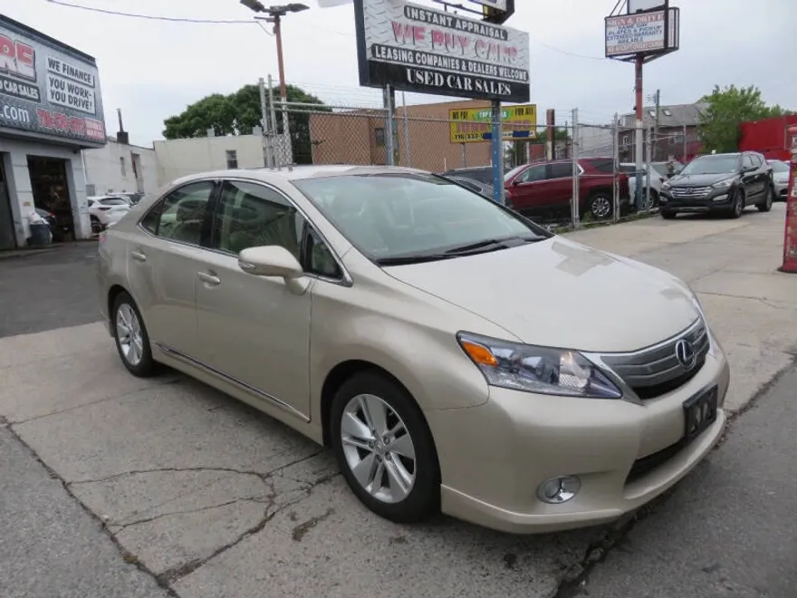 2011 Lexus HS 250h photo 1