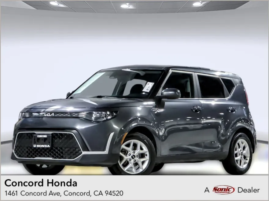 2023 Kia Soul LX photo 1
