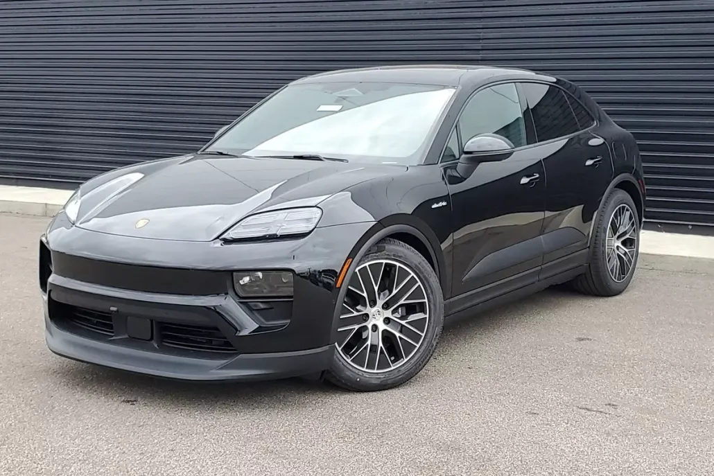 2025 Porsche Macan Electric 4 photo 1