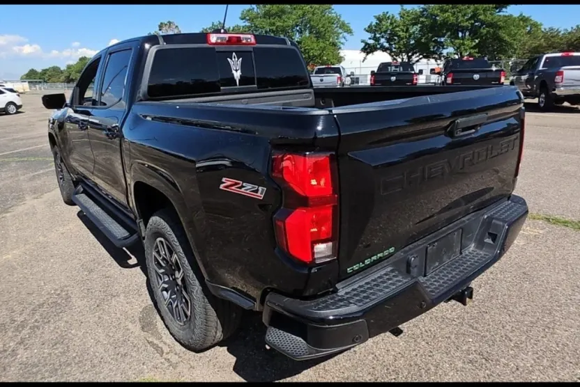 2023 Chevrolet Colorado Z71 photo 1