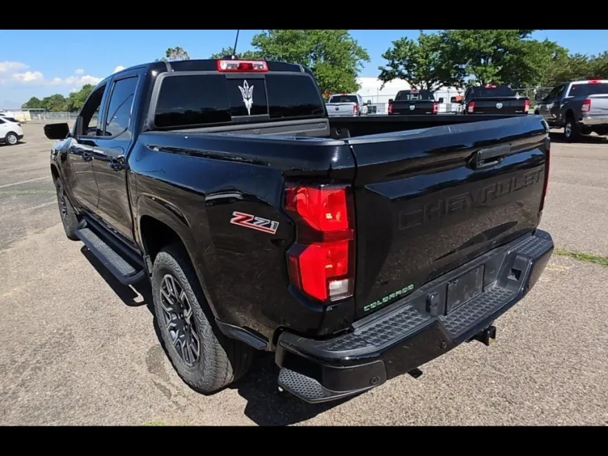 2023 Chevrolet Colorado Z71 photo 1