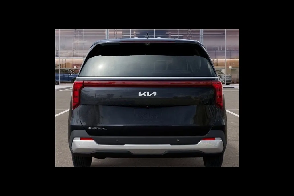 2026 Kia Carnival LXS photo 1