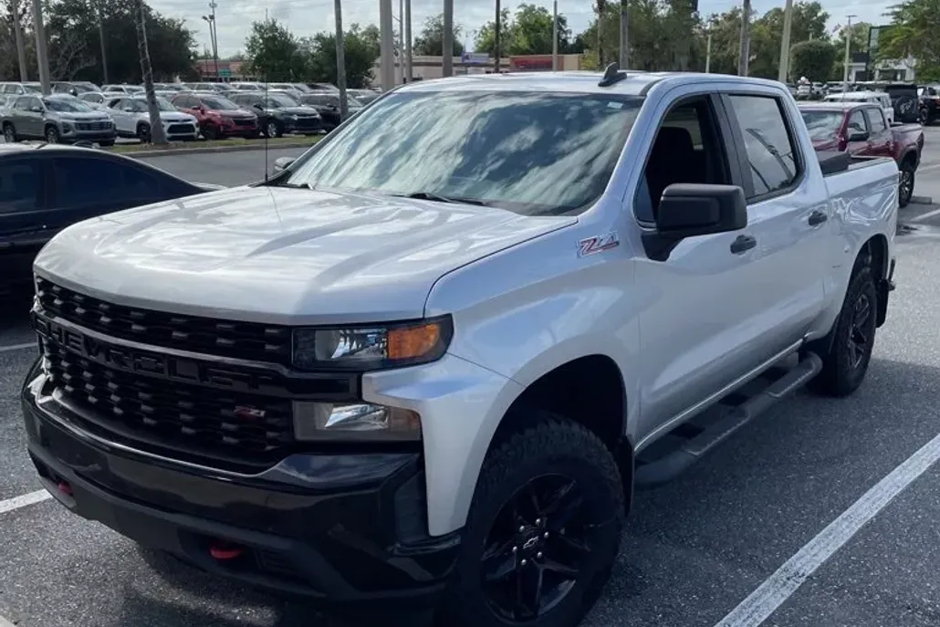 2019 Chevrolet Silverado 1500 Custom photo 1