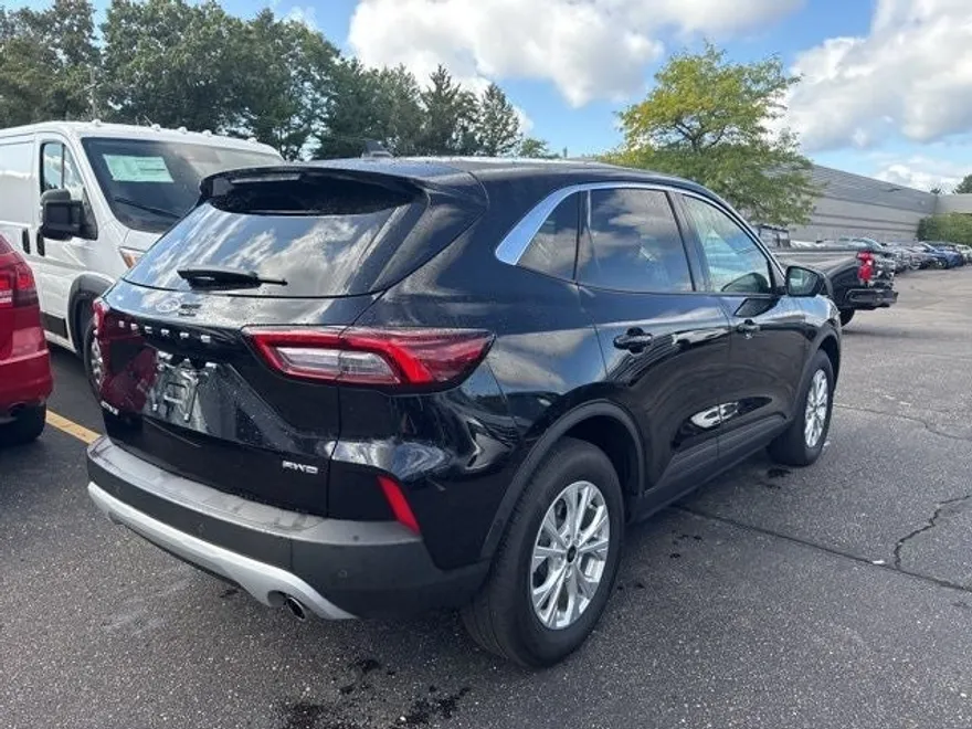 2023 Ford Escape Active photo 1