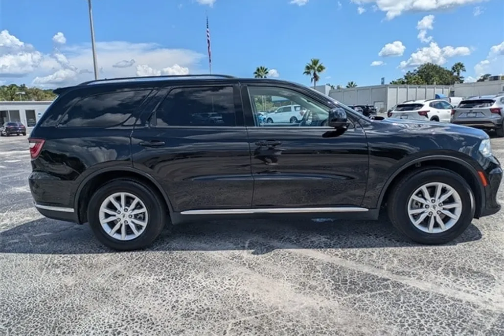 2022 Dodge Durango SXT photo 1