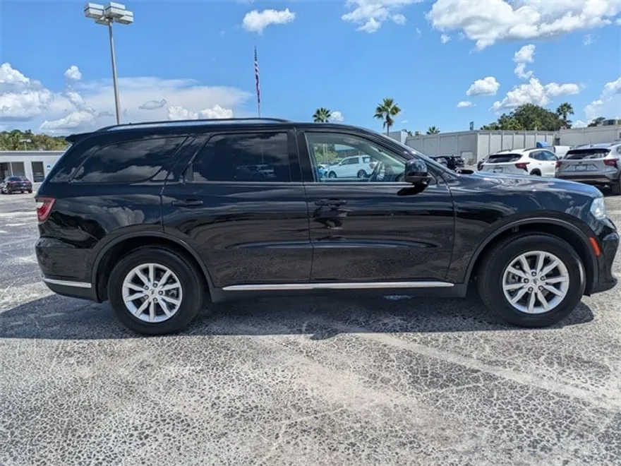 2022 Dodge Durango SXT photo 1