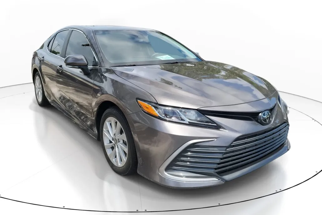 2024 Toyota Camry LE photo 1