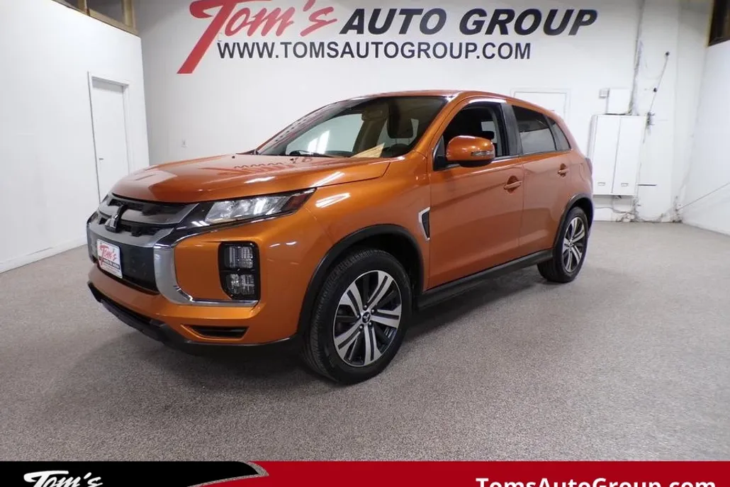 2020 Mitsubishi Outlander Sport SE photo 1