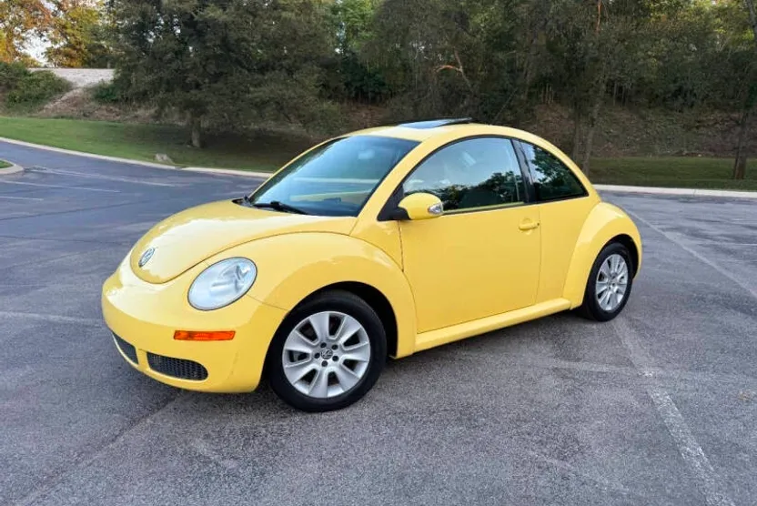 2009 Volkswagen Beetle SE photo 1
