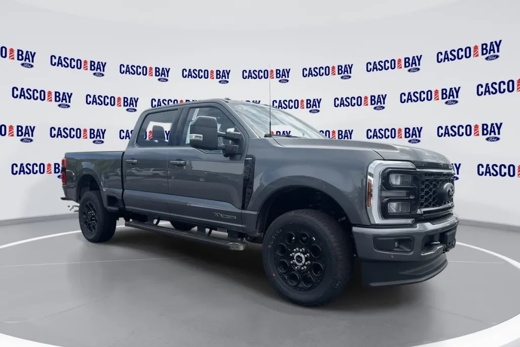 2025 Ford F-350 Lariat photo 1
