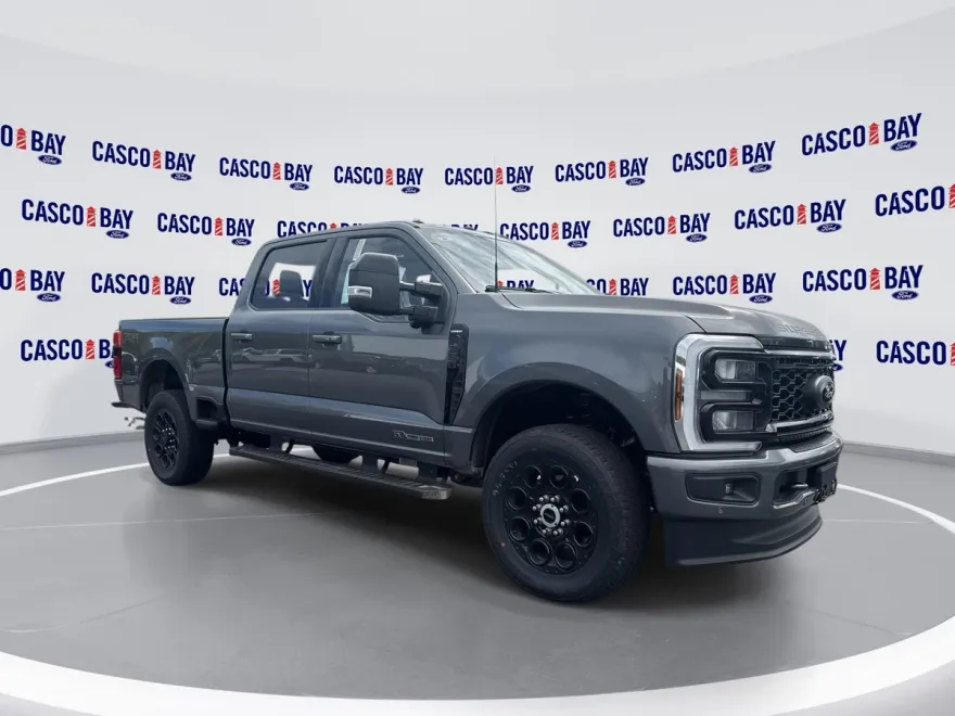 2025 Ford F-350 Lariat photo 1