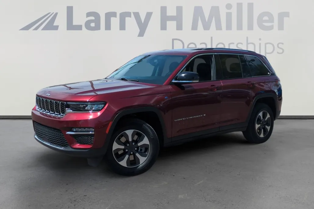 2022 Jeep Cherokee Limited 4xe photo 1