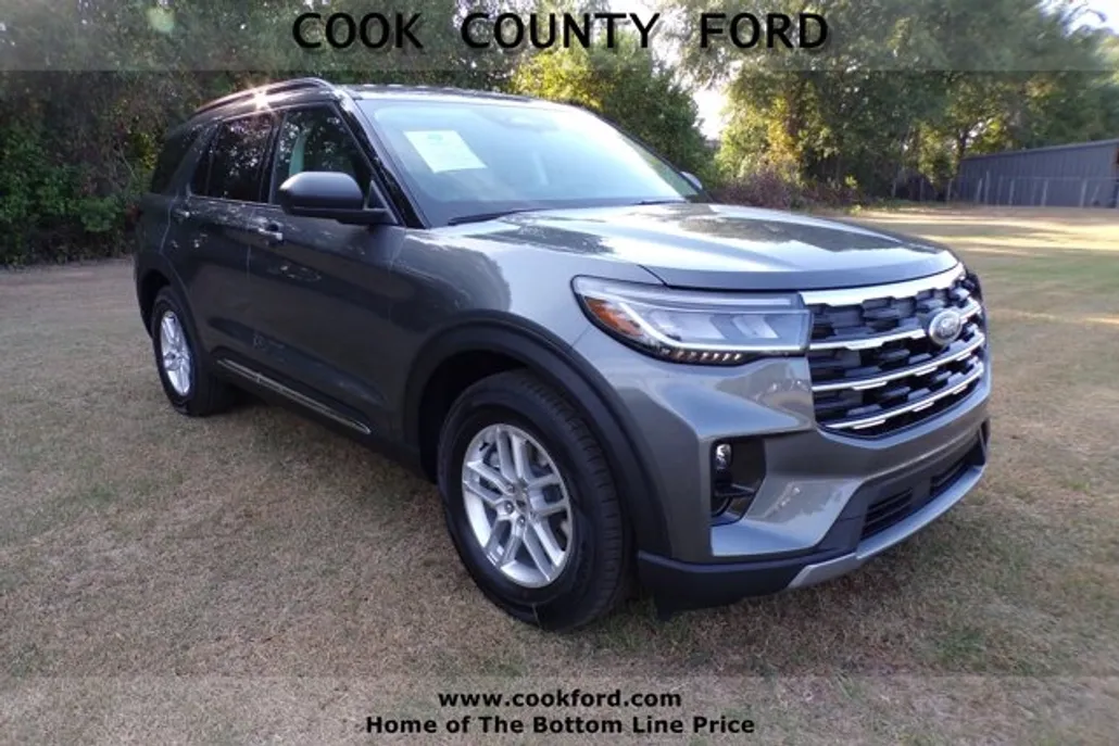 2025 Ford Explorer photo 1