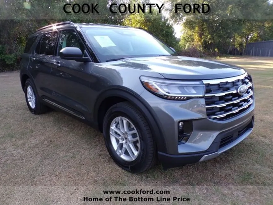 2025 Ford Explorer photo 1