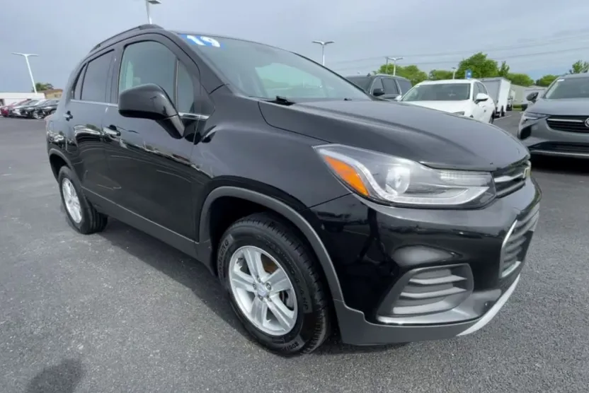2019 Chevrolet Trax LT photo 1