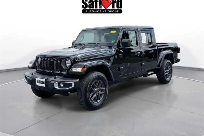 2025 Jeep Gladiator Sport S photo 1