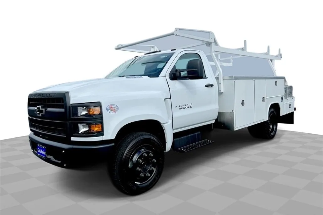 2023 Chevrolet Silverado 6500HD Work Truck photo 1