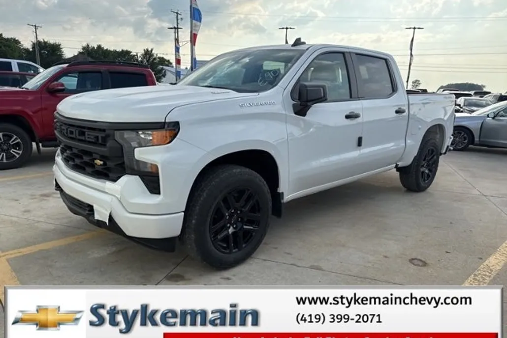 2026 Chevrolet Silverado 1500 Custom photo 1