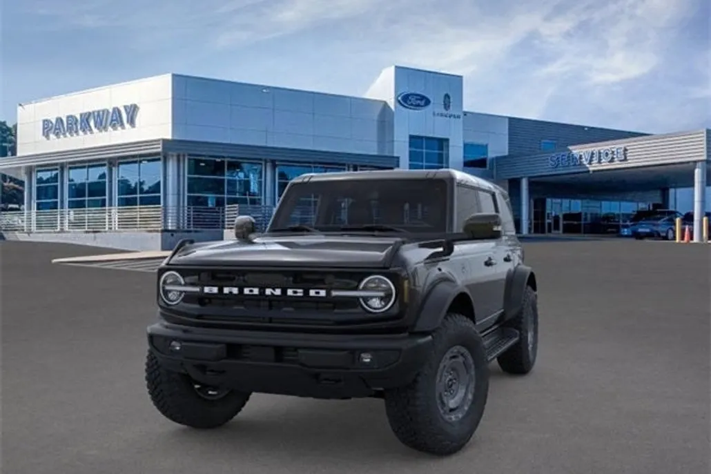 2025 Ford Bronco Outer Banks photo 1