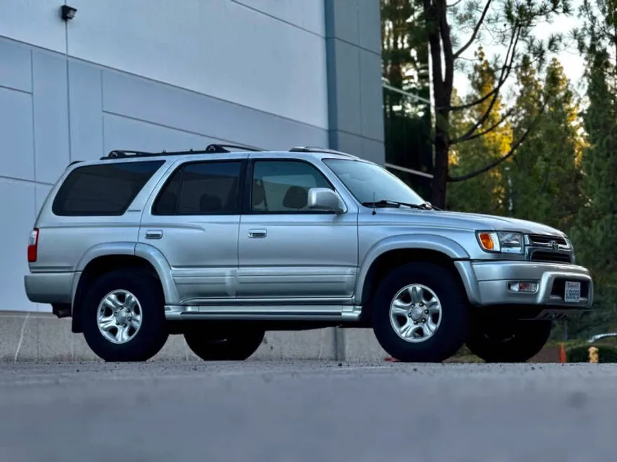 2001 Toyota 4Runner Limited photo 2