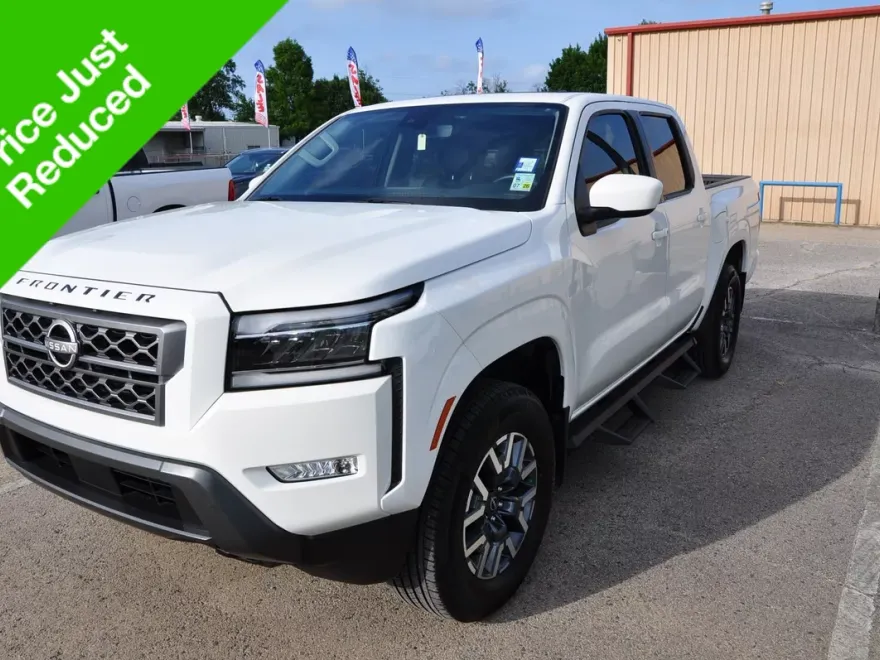2024 Nissan Frontier SL photo 1