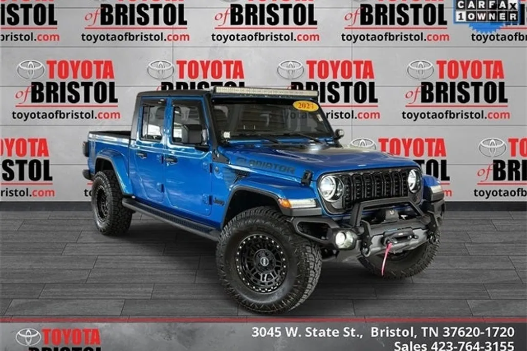 2024 Jeep Gladiator Willys photo 1