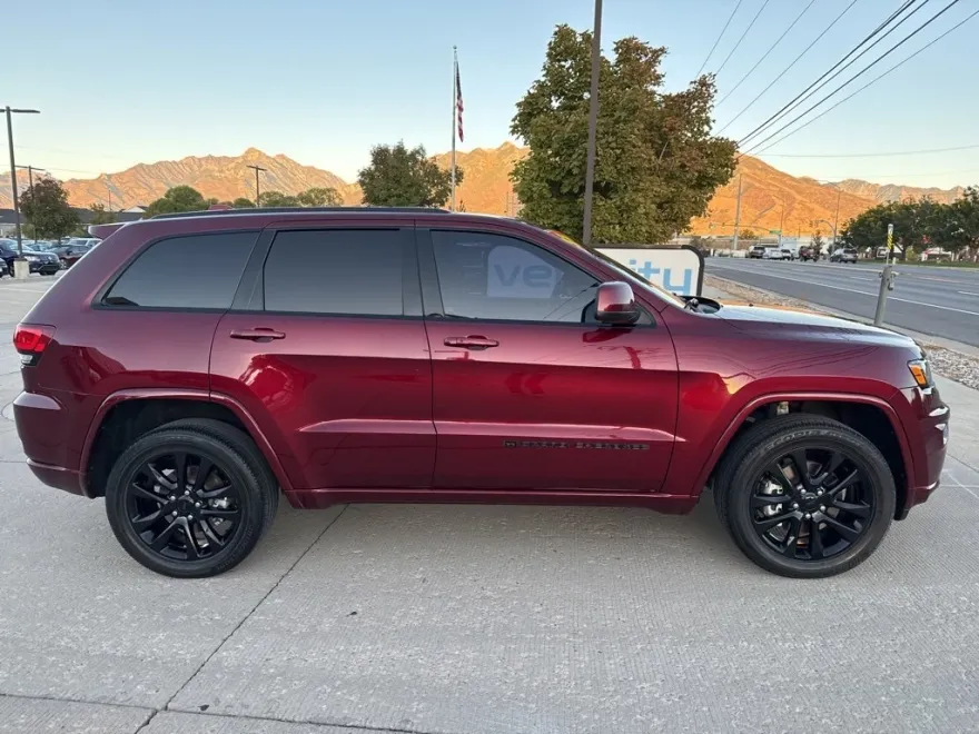 2022 Jeep Cherokee Laredo X SE Altitude photo 1