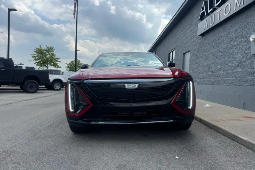 2024 Cadillac Lyriq Sport photo 1
