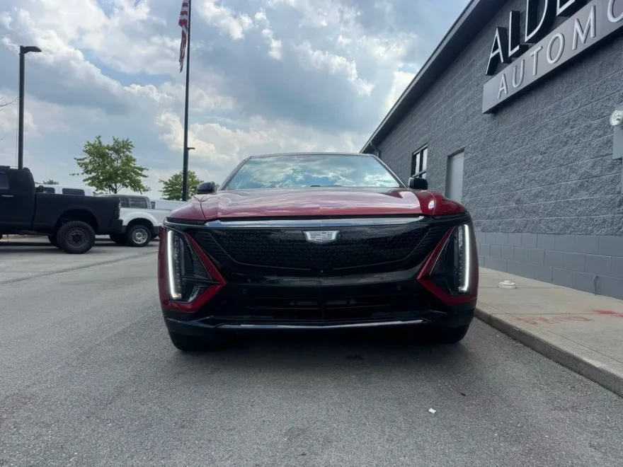 2024 Cadillac Lyriq Sport photo 1