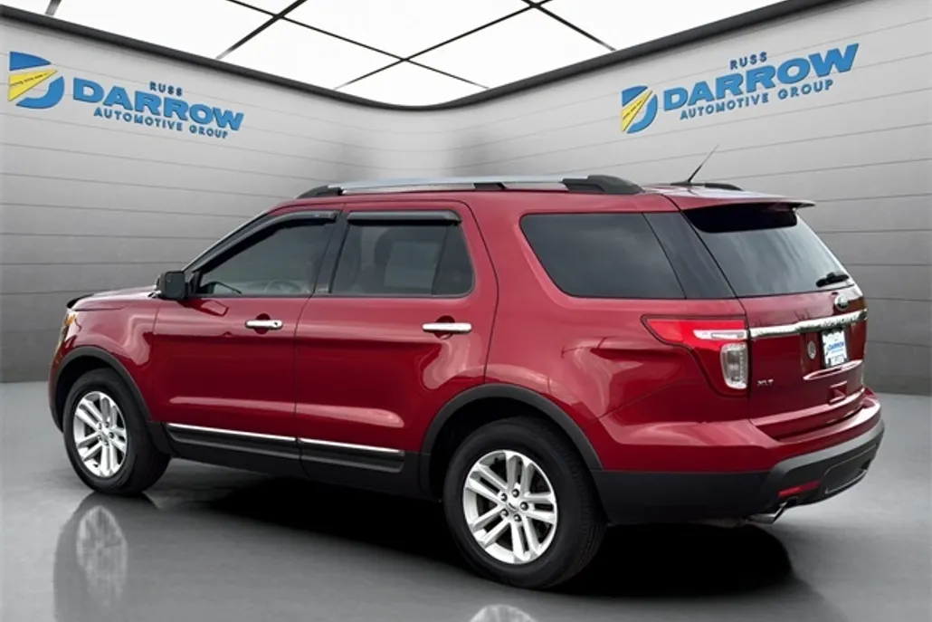 2015 Ford Explorer XLT photo 1